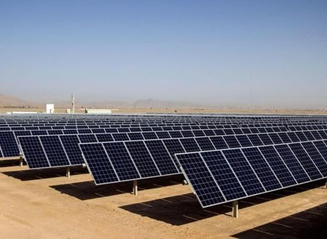 تخصیص بیش از ۵۰۰۰ هکتار زمین در استان سمنان برای احداث نیروگاه‌های خورشیدی با فناوری‌های نوین