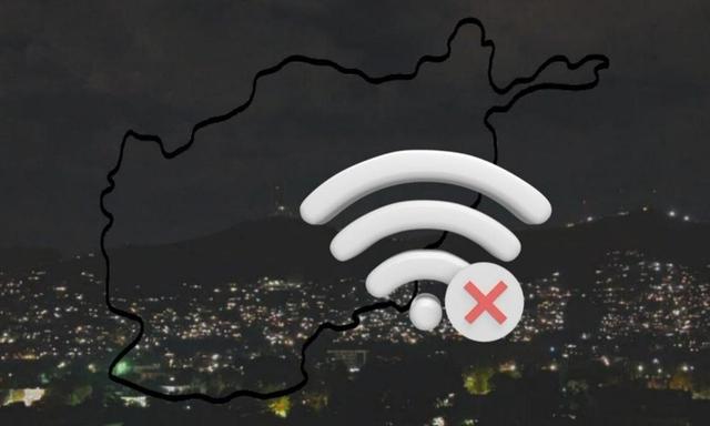 ببینید | پناه آوردن شهروندان افغانستان به نواحی مرزی برای دسترسی به اینترنت کشور همسایه!