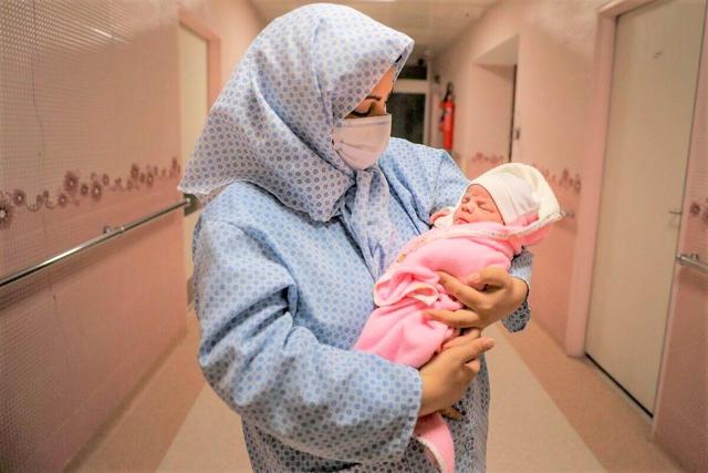 جزئیات واریز ماهانه ۲ میلیون تومان به «کارت امید مادر»/ ارائه کارت به تمامی مادران دارای نوزاد