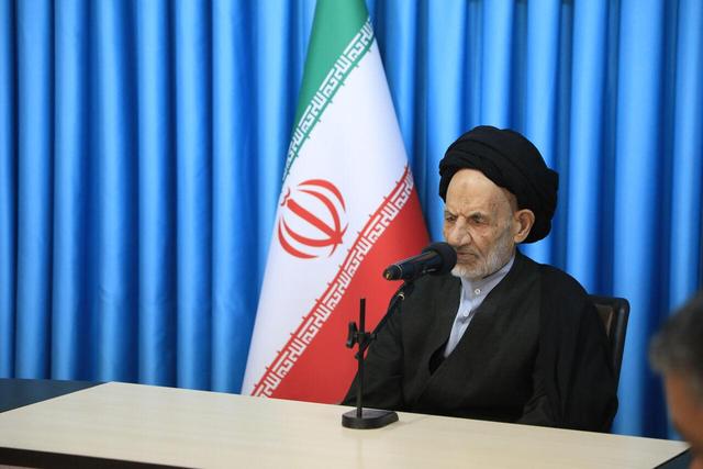 فاصله گرفتن از قرآن عامل اصلی آسیب‌های اجتماعی است