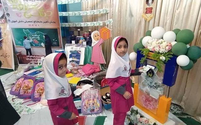 زنگ عاطفه‌ها در مدارس گناوه نواخته شد