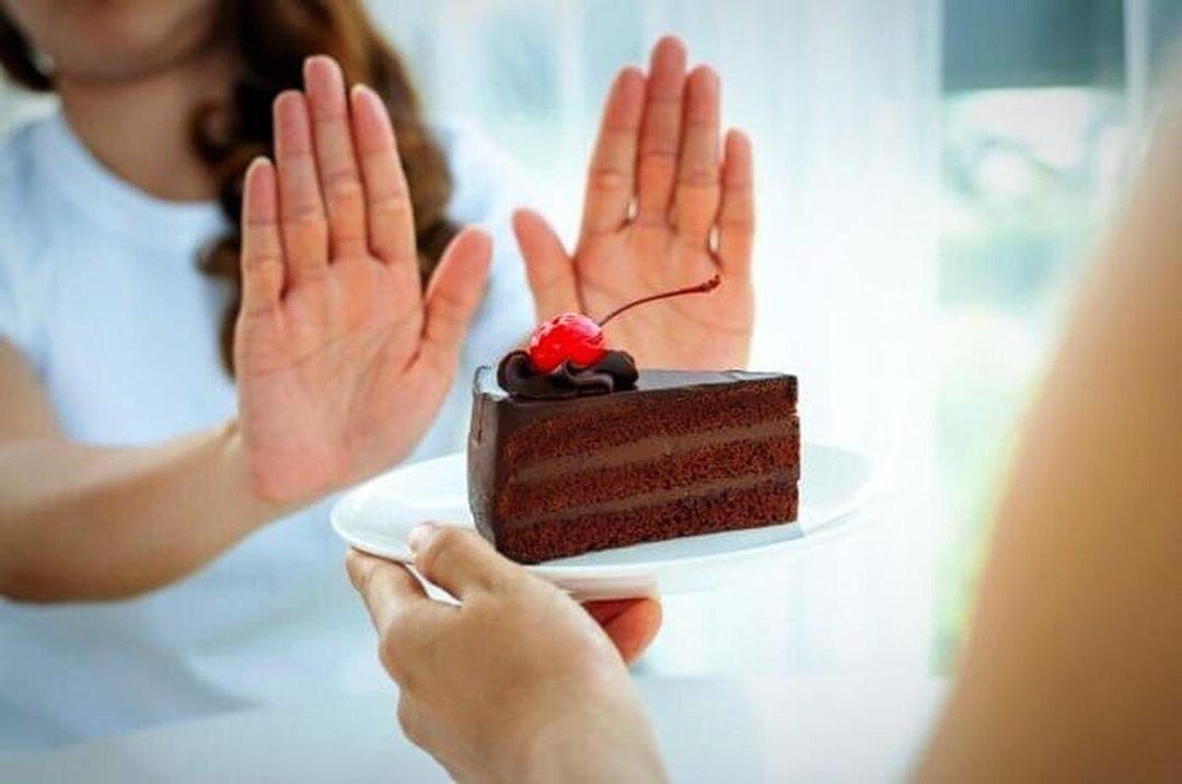 چرا عاشق شیرینی هستیم؟ | دلایل پنهان ولع شیرینی‌جات و راه‌های مهارش
