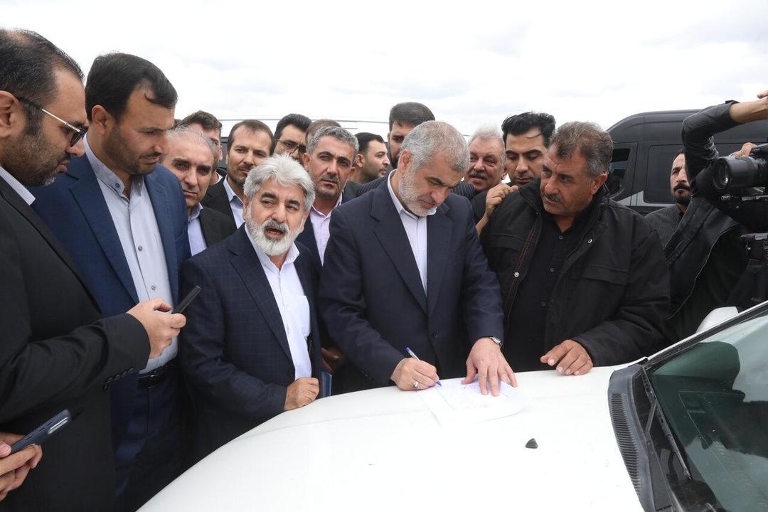 نیکزاد از سه راهی سربند ـ مشگین شهر و مجتمع دامپروری کشت و صنعت مغان بازدید کرد