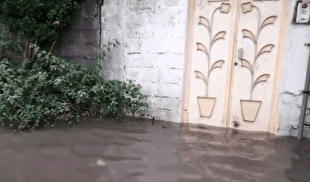 آبگرفتگی ۲۰ واحد مسکونی در بندرانزلی
