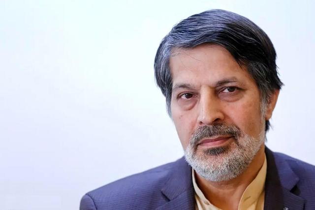 عمادالدین باقی: در کجای دنیای اگر با توجه به آمار گزارشی منتشر شود، روزنامه تحت تعقیب قرار می‌گیرد؟