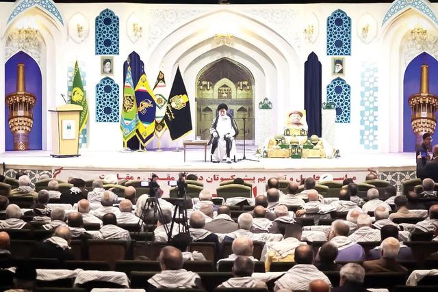 دفاع مقدس هشت ساله،معلم مقاومت بود