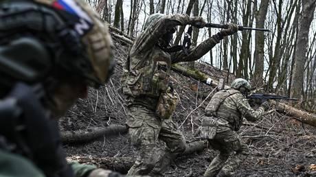 Putin hails bravery of US national who died fighting for Russia