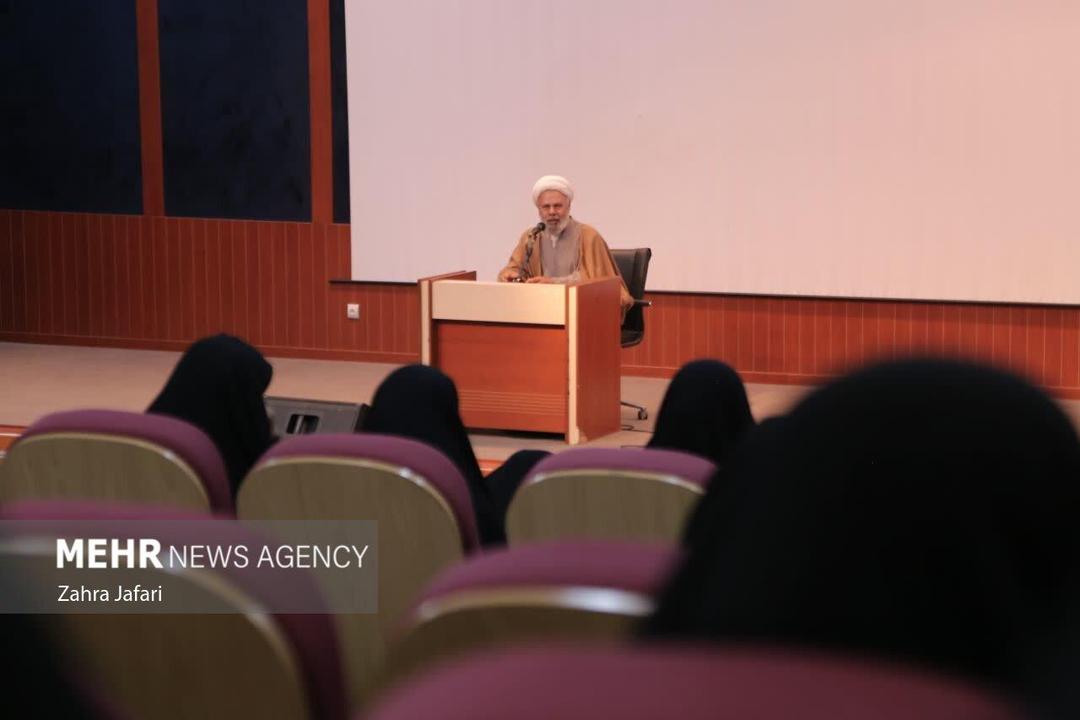 سیزدهمین دوره همایش کریمه اهل بیت علیهم السلام در بندرعباس برگزار شد