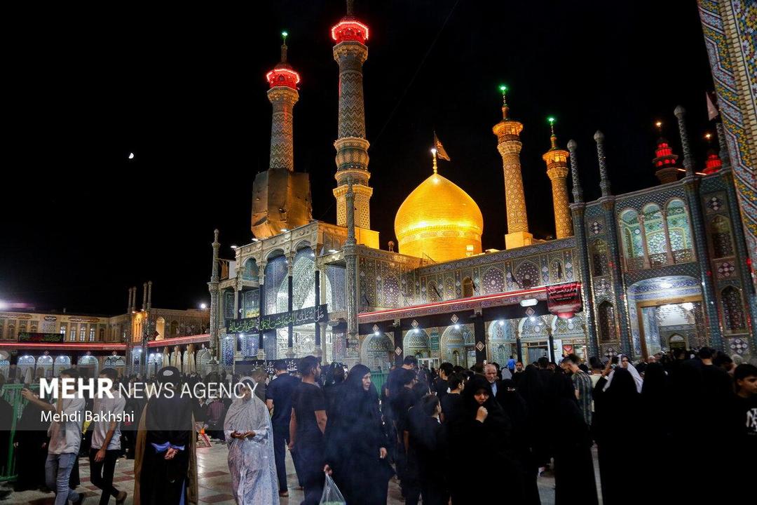 حضور خیل عظیم زائران در شب شهادت حضرت فاطمه معصومه(س) در قم