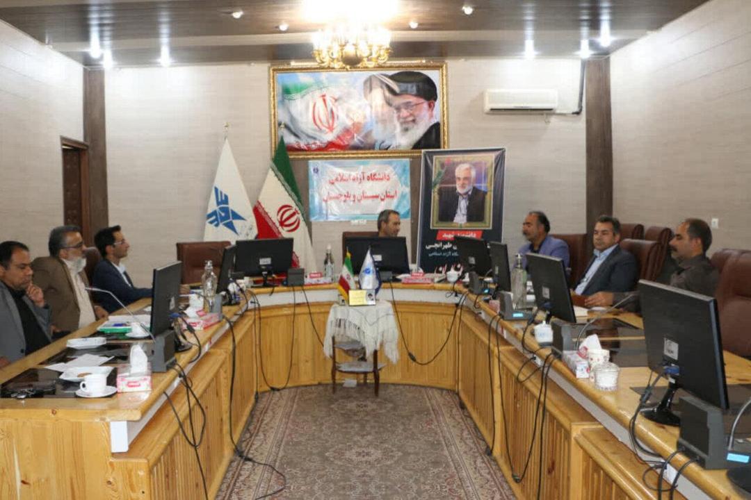 راهبرد دانشگاه آزاد پیوند دانش و فناوری است