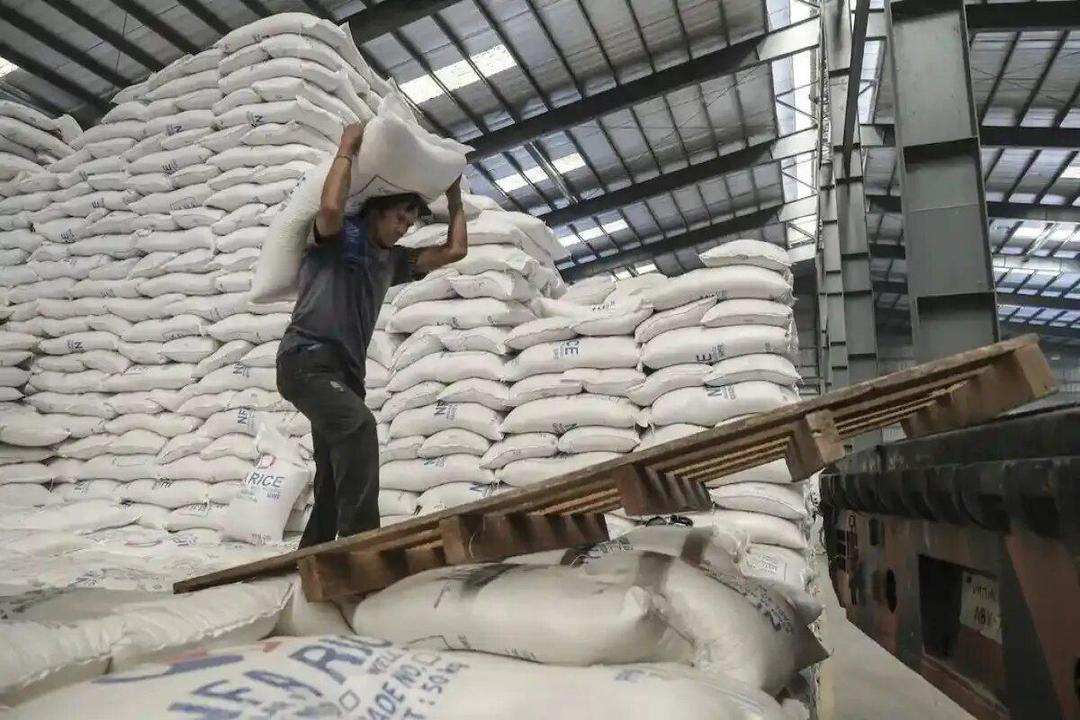کشف ۲۶ تُن برنج وارداتی در انبار غیرقانونی مشهد