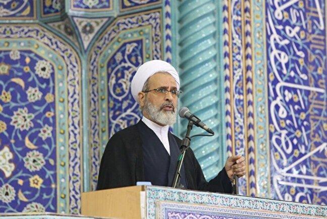 آمریکا و اسرائیل ذلت و وابستگی کشورهای اسلامی را می خواهند/ مسئولان با تلاش شبانه‌روزی مشکلات مردم را حل کنند