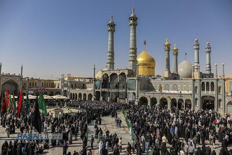 دسته عزای خادمان و زائران در سالروز رحلت حضرت معصومه (سلام‌الله‌علیها)