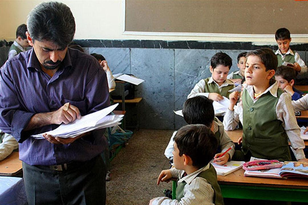 تمام معلمان و کارکنان مدارس غیردولتی بیمه‌ می شوند