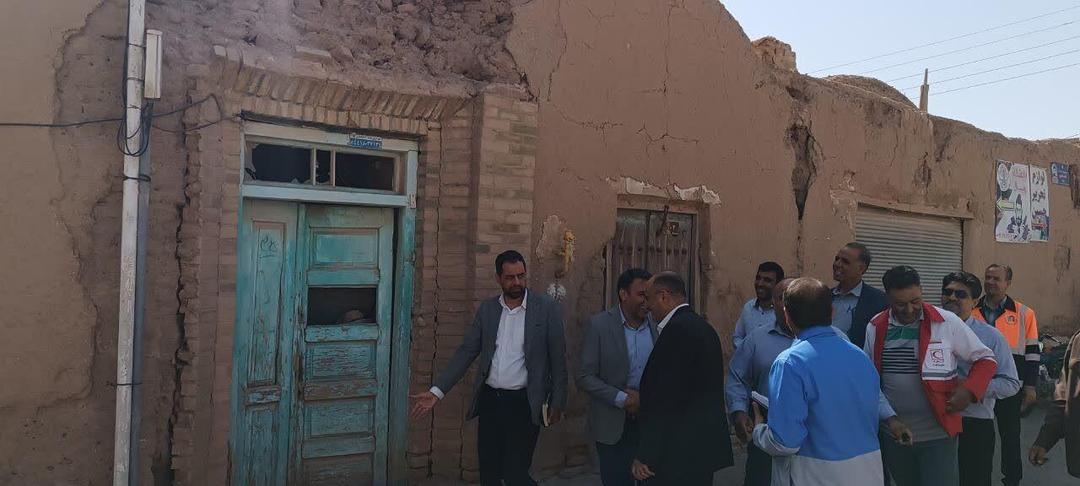 بروز خسارت به اماکن مسکونی و بناهای تاریخی در پی زلزله زواره