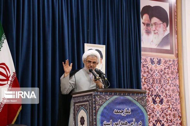 امام جمعه‌ بندرعباس: ملت ایران طراحی‌های دشمن را شکست داد