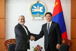 دیدار سفیر ایران در چین با رئیس‌جمهور مغولستان