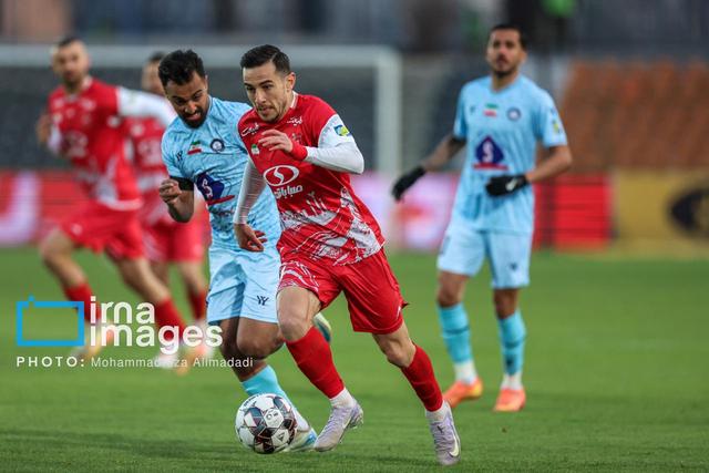 پیش‌بینی جالب هوادار پرسپولیس و حضور سگ‌های ولگرد اطراف ورزشگاه شهرقدس + فیلم