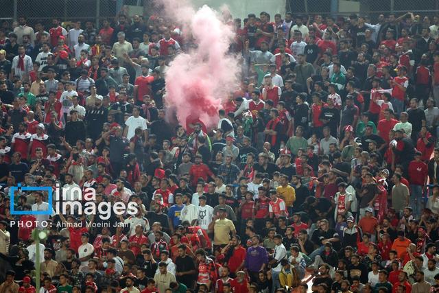 اعتراض هواداران پرسپولیس به عملکرد تیم + فیلم