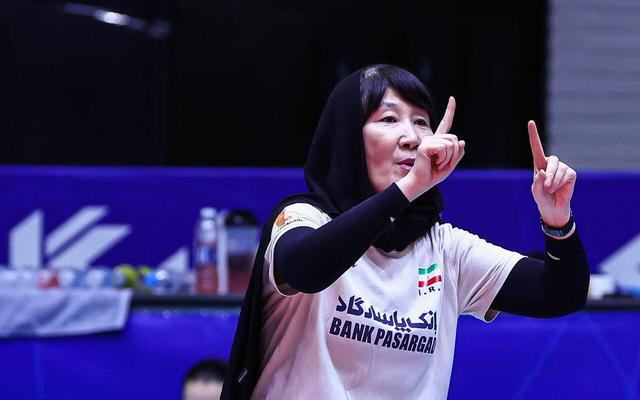 سرمربی تیم ملی والیبال بانوان: بازیکنان با اعتمادبه‌نفس و سرویس‌های بهتر بازی کردند