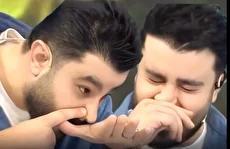 حرکت عجیب مجری تلویزیون با داروی سنتی در برنامه زنده (فیلم)
