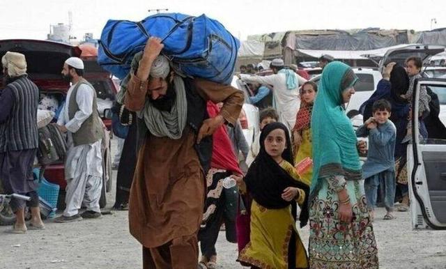 گذرگاه بین‌المللی دوغارون به سامانه «بیومتریک» اتباع خارجی مجهز شد