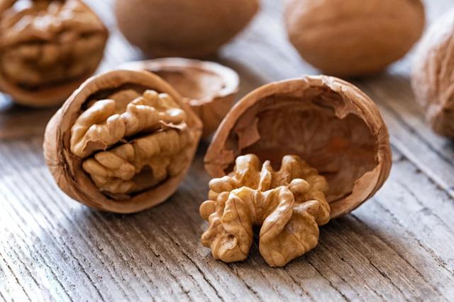 آیا گردو خوراکی خوبی کبد چرب است؟