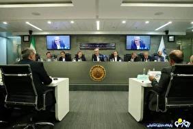 مسوول اقتصاد در کشور با وزیر است یا بانک مرکزی؟!