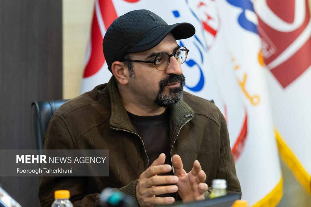 امیر مشهدی‌عباس نمایش «اطربمو» را به صحنه‌ می‌آورد