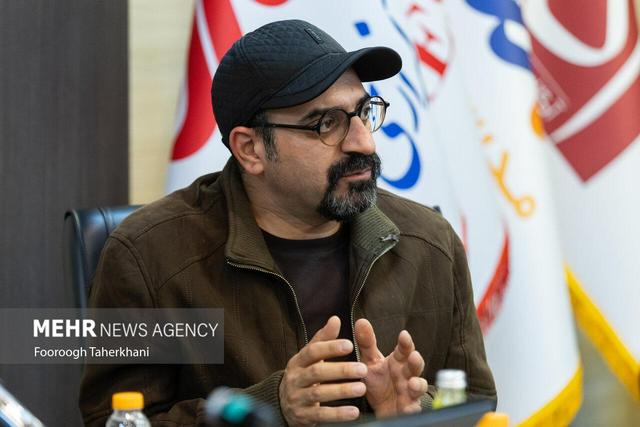 امیر مشهدی‌عباس نمایش «اطربمو» را به صحنه‌ می‌آورد