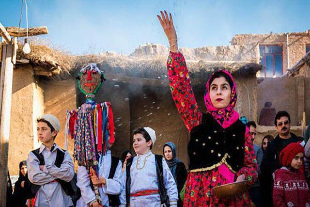 جشنواره سفیر باران در مشهد برپا شد/ «چولی قزک» دست به دعا برداشت