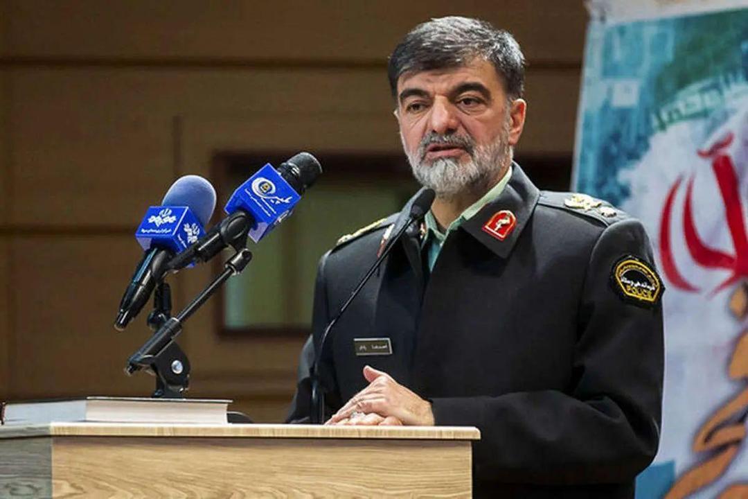 سردار رادان: برای ساماندهی کولبران پیشنهاد کردیم [اجناس] را در زمان مشخص از مرز‌های قانونی وارد کشور کنند تا درگیری کاهش یابد