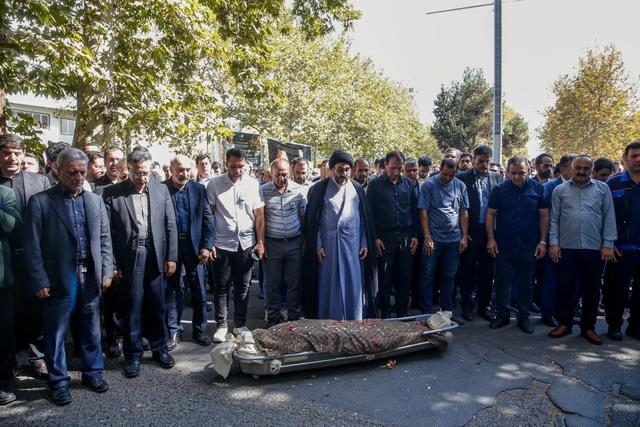 تشییع پیکر دانشجوی نخبه دانشگاه تهران برگزار شد