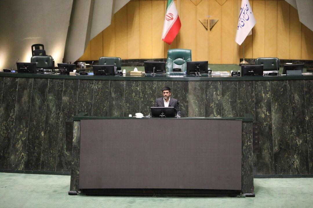 دبیر: اگر تیم ملی کشتی برنده شود مردم خوشحال‌تر می‌شوند یا برجام امضا شود؟