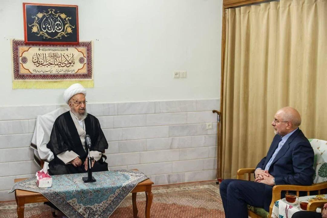 یک مرجع تقلید شیعه: آغاز اجرای قانون حجاب باید از ادارات دولتی باشد
