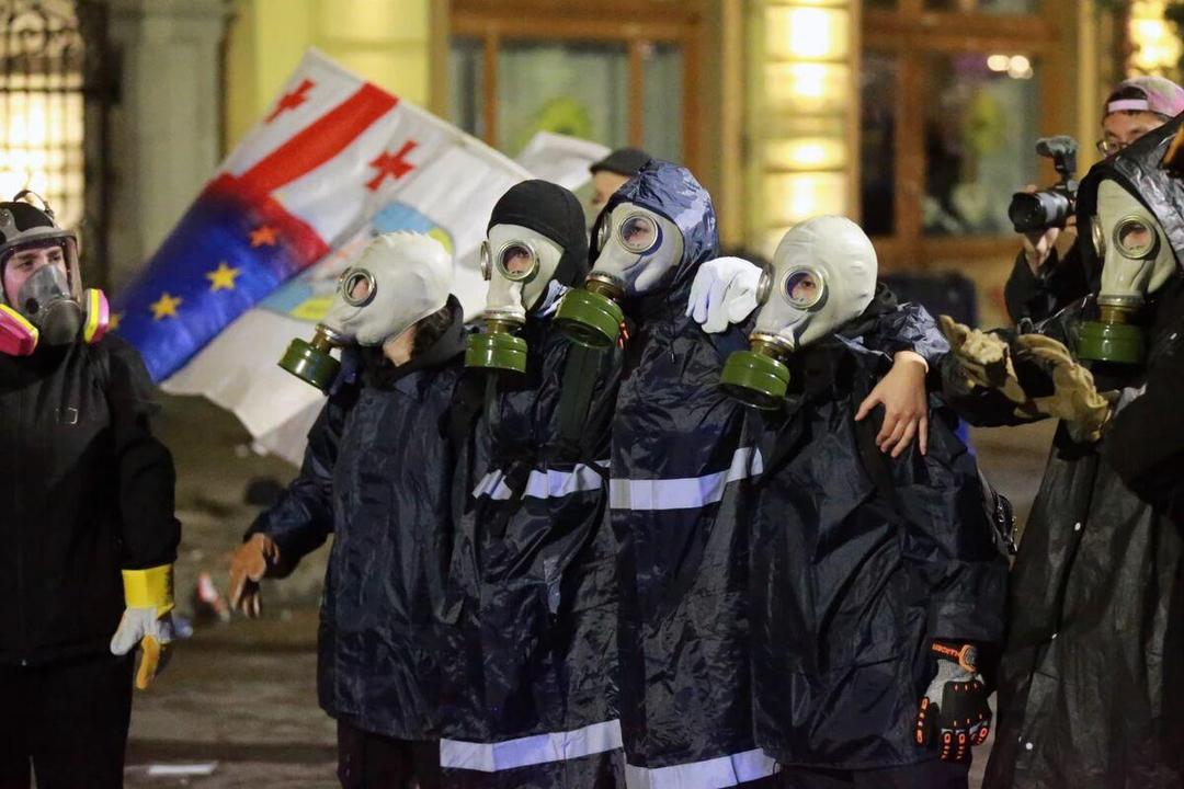 تصاویری از سرکوب گسترده مخالفان سیاست‌های دولت در گرجستان