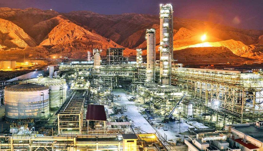 زنجیره ارزش صنایع پتروشیمی در استان تکمیل شود