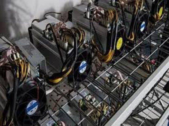 سرهنگ رضایی: ماینرهای ۱۲ میلیارد ریالی فاقد مجوز در شیراز کشف شد