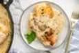 طرز تهیه فیله مرغ با سس کره و سیر؛ دستور ویژه برای یک شام عالی