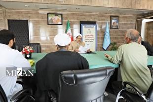 مسئولان قضایی دادگستری خراسان رضوی به درخواست ۳۲۰ نفر از مراجعان در ملاقات مردمی رسیدگی کردند