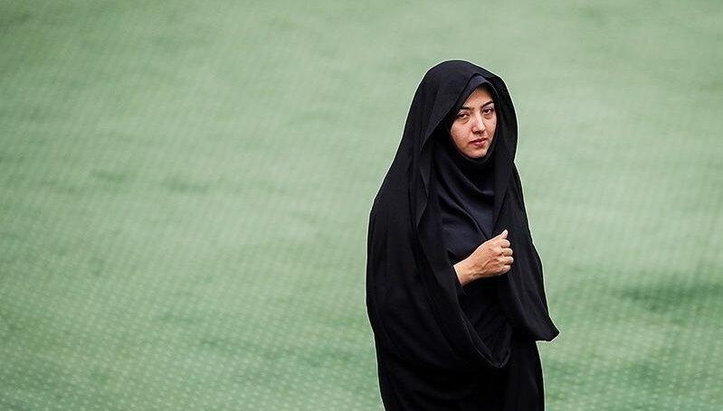 درخواست عجیب استیضاح 25 نماینده با استامپ قرمز به نشانه خون پای برگه‌های استیضاح!