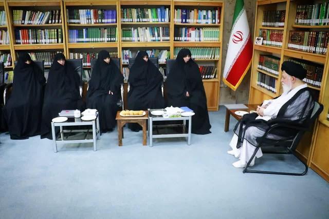 علم الهدی: لزوم تشکیل کمیسیون مستقل و رسمی برای خواهران طلبه