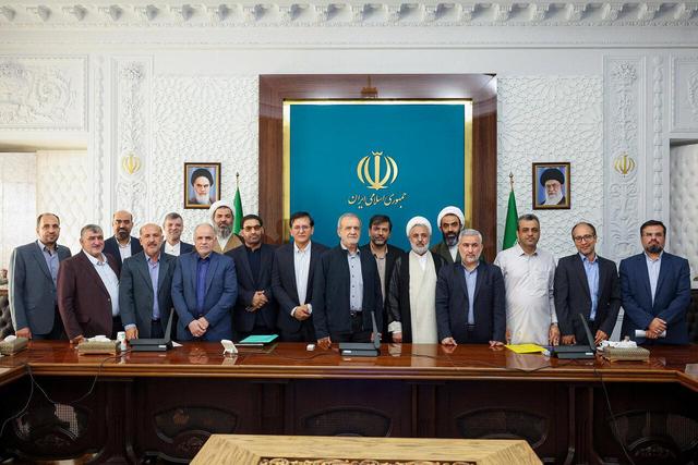 پزشکیان: اصلاح قانون مبارزه با مواد مخدر در دستور کار قرار گیرد