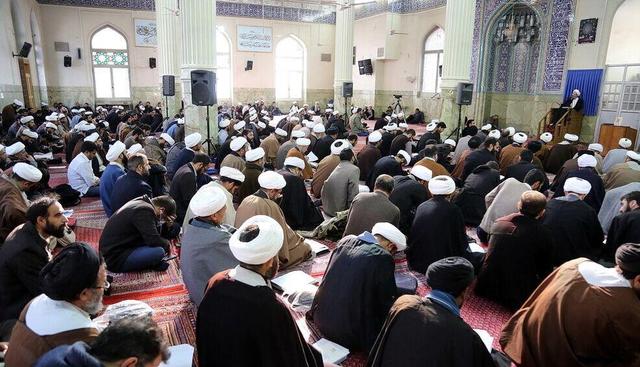 بررسی فقهی دیدگاه رهبری درباره مرجعیت زنان