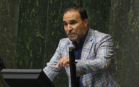 برای مرد متاهل سخت است که در خیابان حضور پیدا کند، از بس که چشمش جورواجور می بیند و از همسر خودش سیر می شود / بروید ببینید خانم ها یک ساعت قبل از ورود به دانشگاه‌ها چه‌کار می‌کنند؟ فقط جلوی آیینه دارند آرایش می‌کنند/ باید راه جهنم را در کشورهای اسلامی ببندیم / بعضی جاها آبروی حیوان هم رفته، یعنی حیوان هم پوشیده تر است