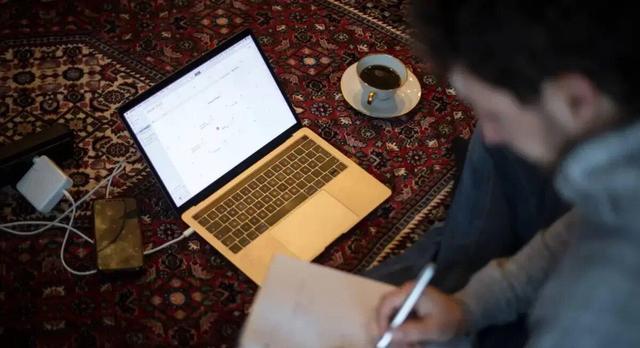 نوجوانان ایرانی بیش از حد کافئین مصرف می‌کنند | یک کارشناس: خطر بی‌خوابی، اضطراب و اعتیاد جدی است