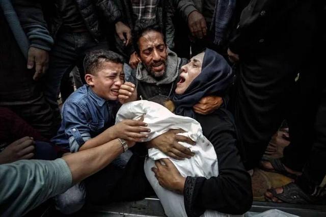 شهادت سه فلسطینی در خان یونس/ حملات ارتش اسرائیل به مناطق مسکونی در غزه ادامه دارد + فیلم
