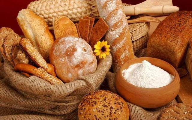 نمایشگاه آرد و نان در همدان گشایش یافت
