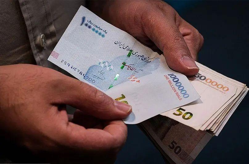 سخنگوی دولت: وظیفه حذف سه دهک از یارانه‌بگیران، بر عهده دولت بوده و به آرامی در حال انجام است/ افرادی که نیاز کمتری به دریافت کمک‌های حمایتی دارند، ضرورتی برای بهره‌مندی از یارانه ندارند/ واردات کالا‌ها با ارز ترجیحی انجام می‌شود، بنابراین تأثیر نوسانات بر قیمت محدود است، هر چند بار روانی دارد/ باید بین گرانی واقعی و گران‌فروشی، تفکیک قائل شویم