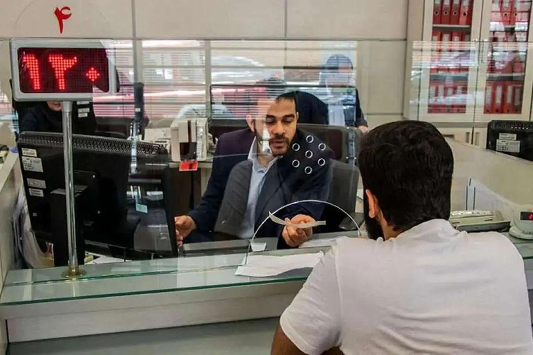 رئیس سازمان بازرسی: به ۱۵ بانک درباره نحوه پرداخت تسهیلات، اخطار دادیم/ از ابتدای سال به ۳۲۵ هزار و ۲۳۰ نفر تسهیلات وام ازدواج پرداخت شده؛ ۴۷۷ هزار تن نیز در نوبت قرار دارند/ نباید بخشی از منابع ارزی به کالا‌های غیر ضروری مانند گوشی‌های لوکس، اختصاص یابد
